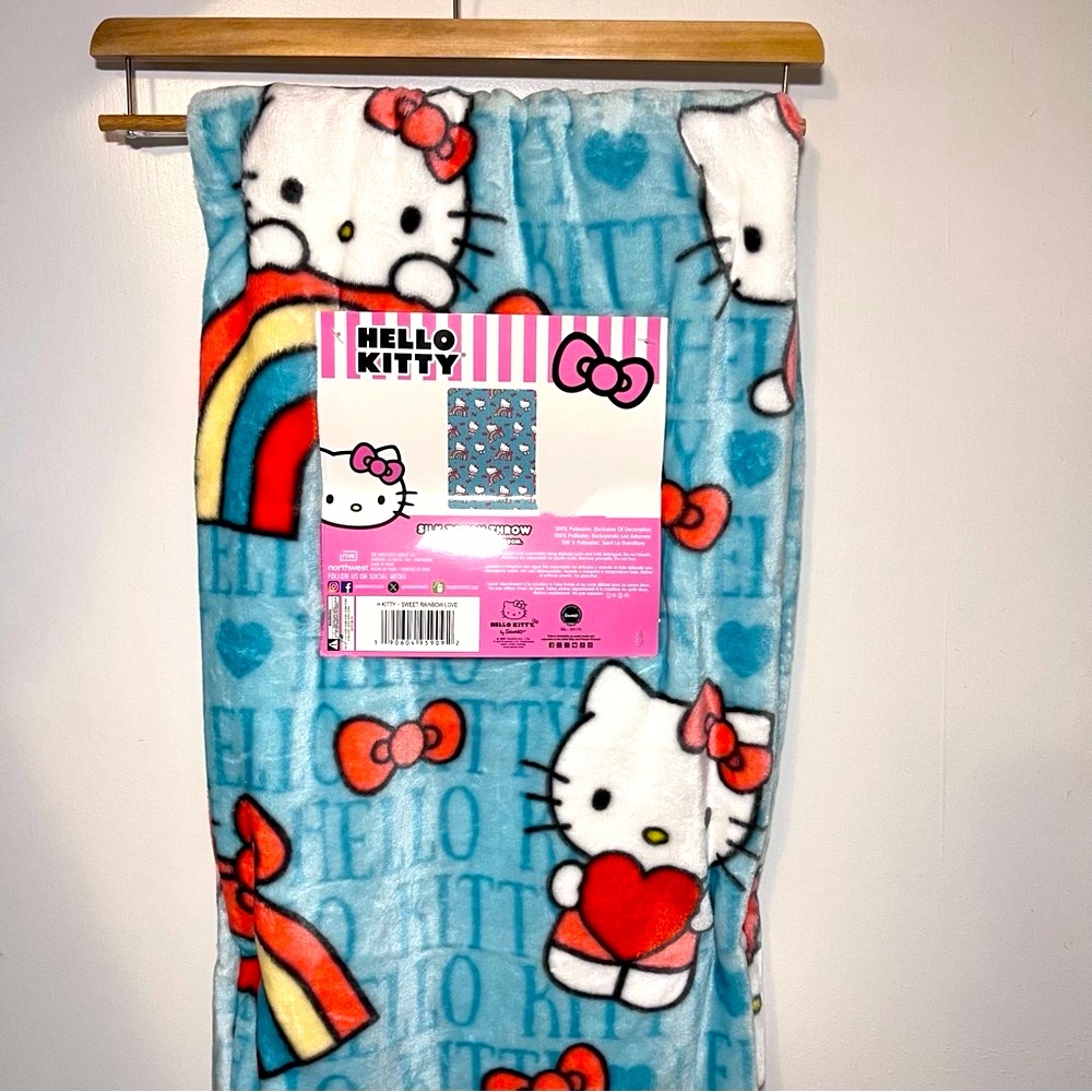 Sanrio Hello Kitty Sweet Rainbow Love Blanket